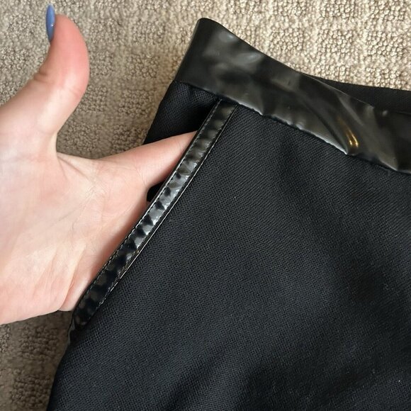 MARC JACOBS Black Capri Crop Pant Womens Size 8 Patent Leather Detail Wool - Picture 5 of 12